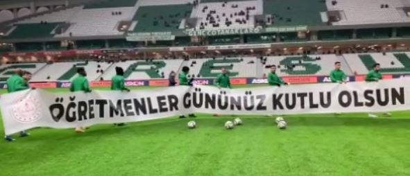 Giresunspor’dan Öğretmenlere Anlamlı Pankart