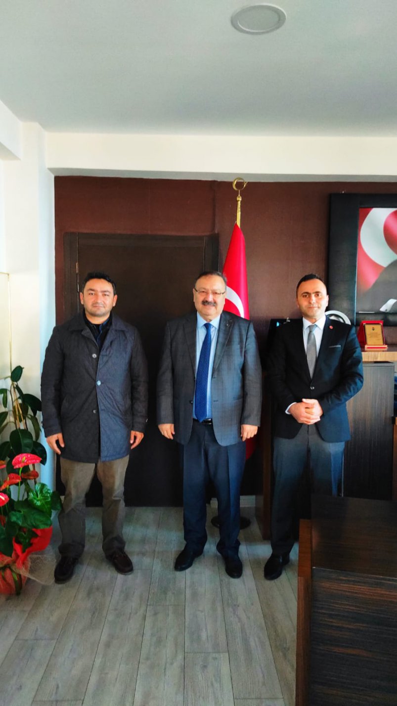 Müdür Tosunoğlu, Giresun’da Yılın Öğretmeni Erkan Kaşık’ı Makamında Kabul Etti