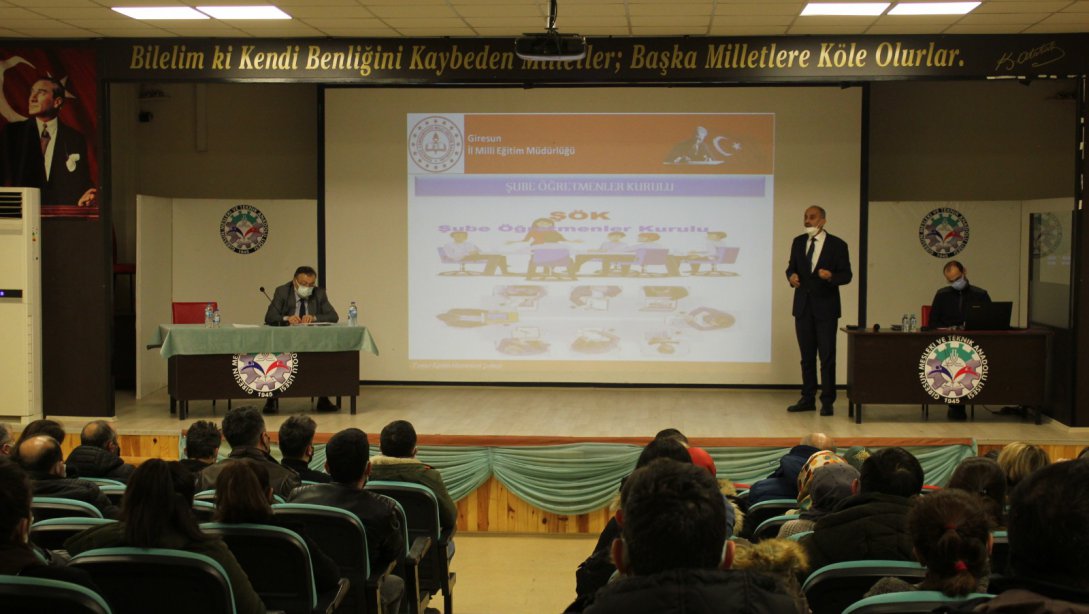Müdür Tosunoğlu, Merkez İlçe Ortaokul Branş Zümre Başkanları ile Bir Araya Geldi