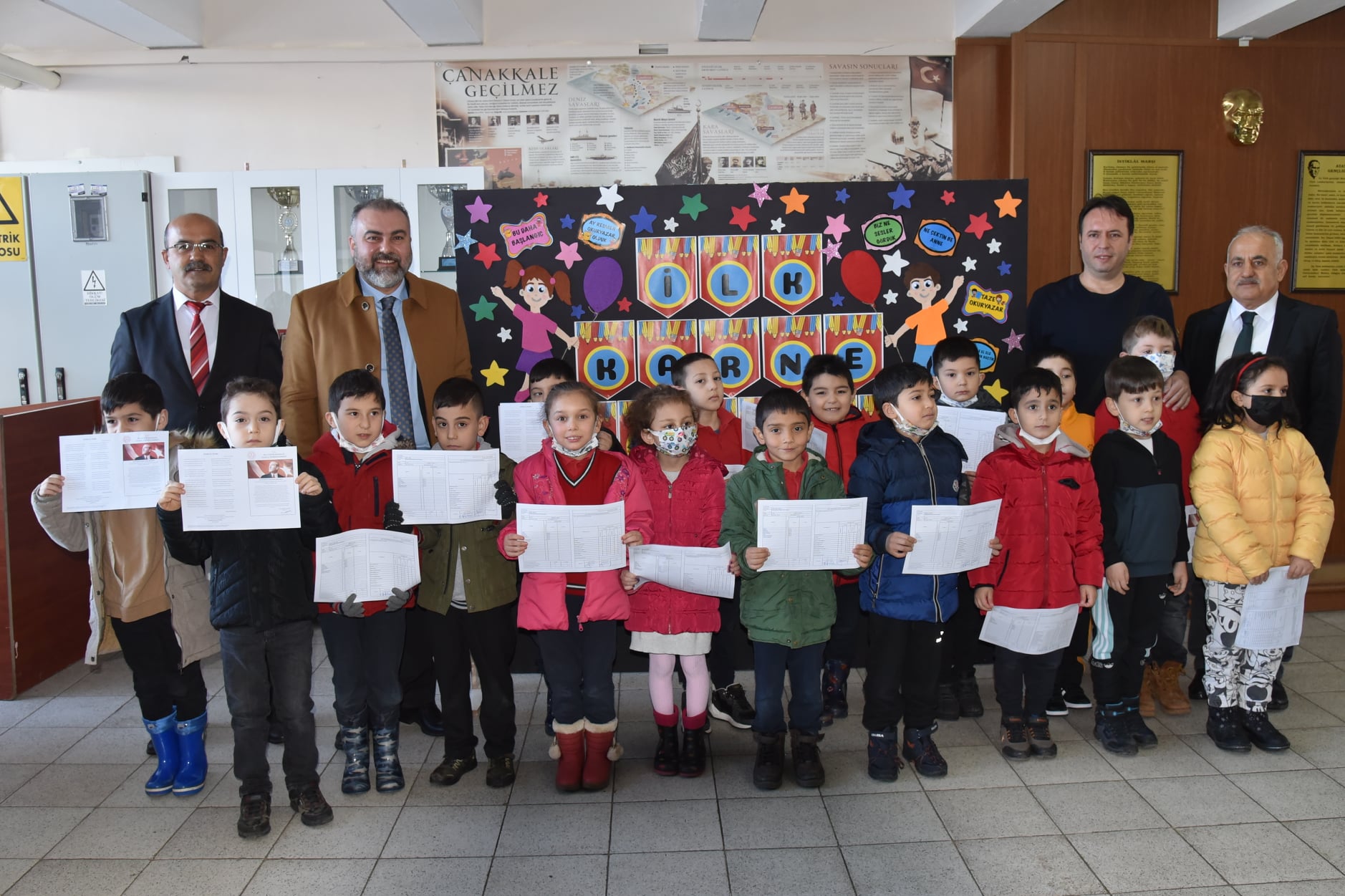 Başkan Erener Öğrencilerin Karne Heyecanına Ortak Oldu