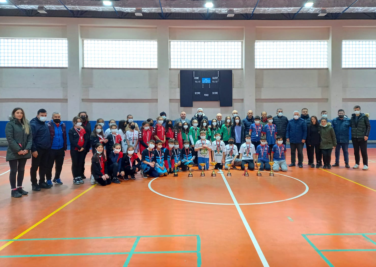 Okullar Arası Badminton Müsabakaları Gerçekleştirildi