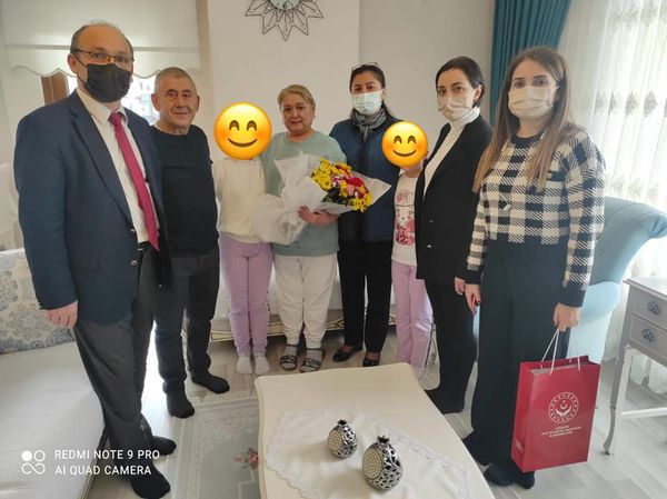 Vali Ünlü’nün Eşinden Koruyucu Ailelere Ziyaret