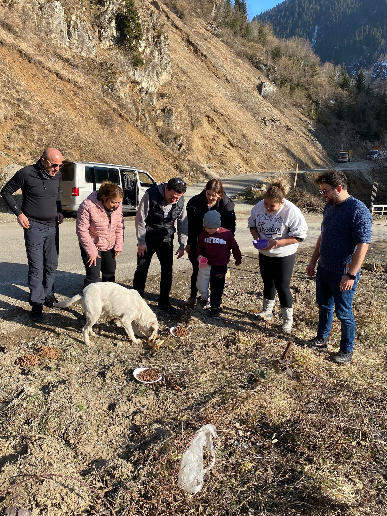 Giresun Barosu’ndan Doğada Yaşayan Hayvanları Besleme Etkinliği