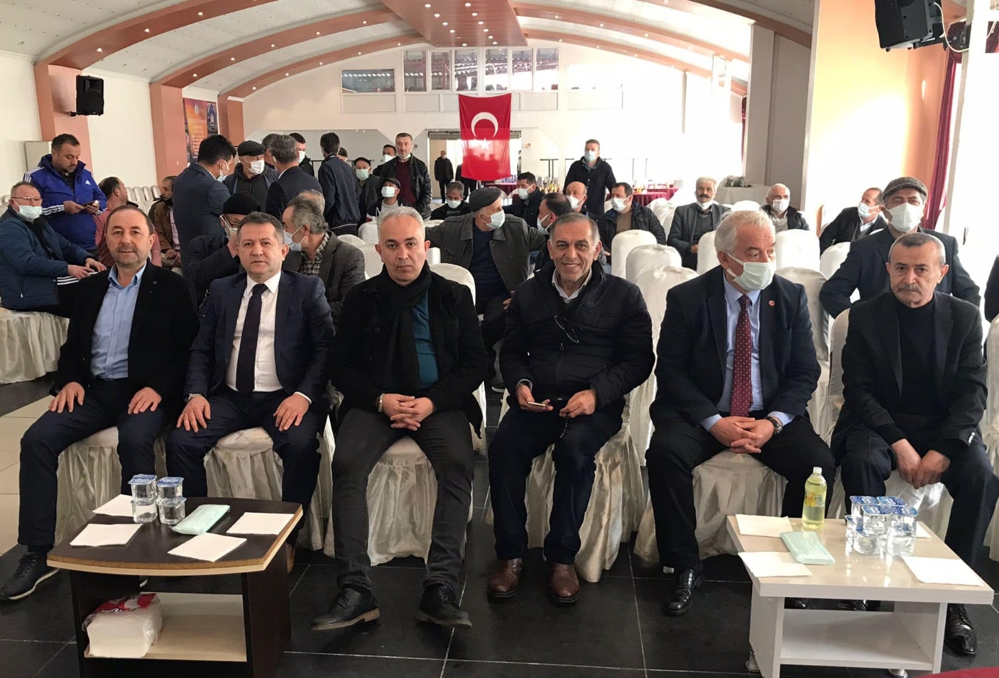 Yağlıdere Esnaf ve Sanatkarlar Odası Başkanı Özdemir, güven tazeledi