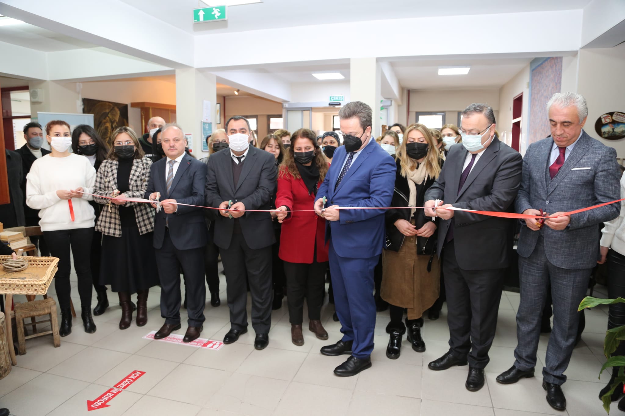 Vali Ünlü, Geri Dönüşüm Kütüphanesi Açılışı Yaptı