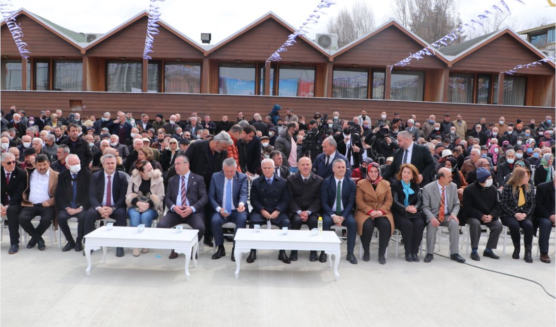 İYİ Partili Aydın, Trabzon’da partililerle buluştu