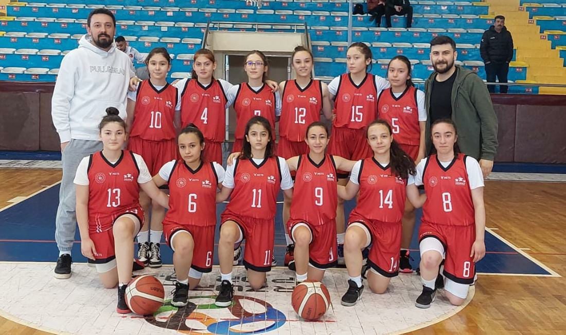 Giresun Kız ve Erkek Basketbol Takımı Çeyrek Finalde