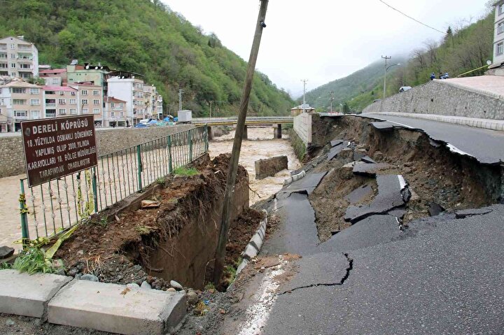 Tığlı: “Dereli’nin Yolları Bir Bardak Suda Çöküyor.”