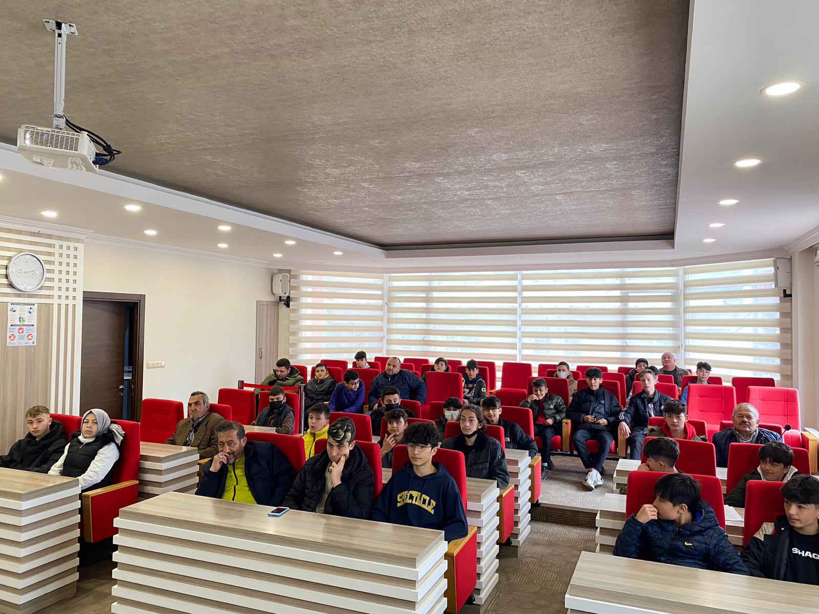 U14 Öğrencilerine Beslenme Eğitimi Verildi