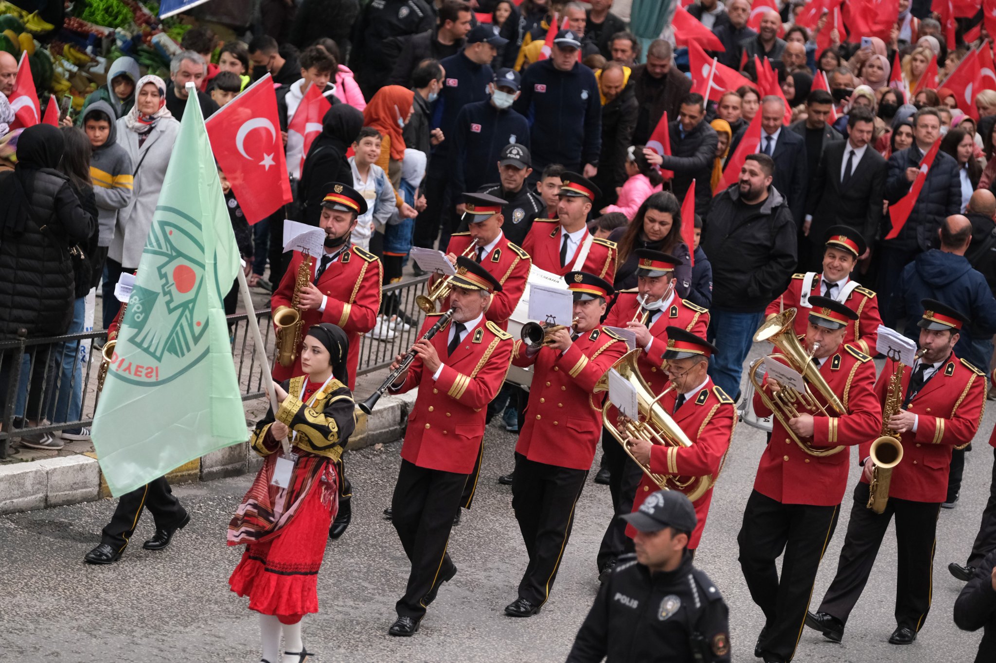 Festival Yürüyüşü Yapıldı, Şenlik Ateşi Yakıldı