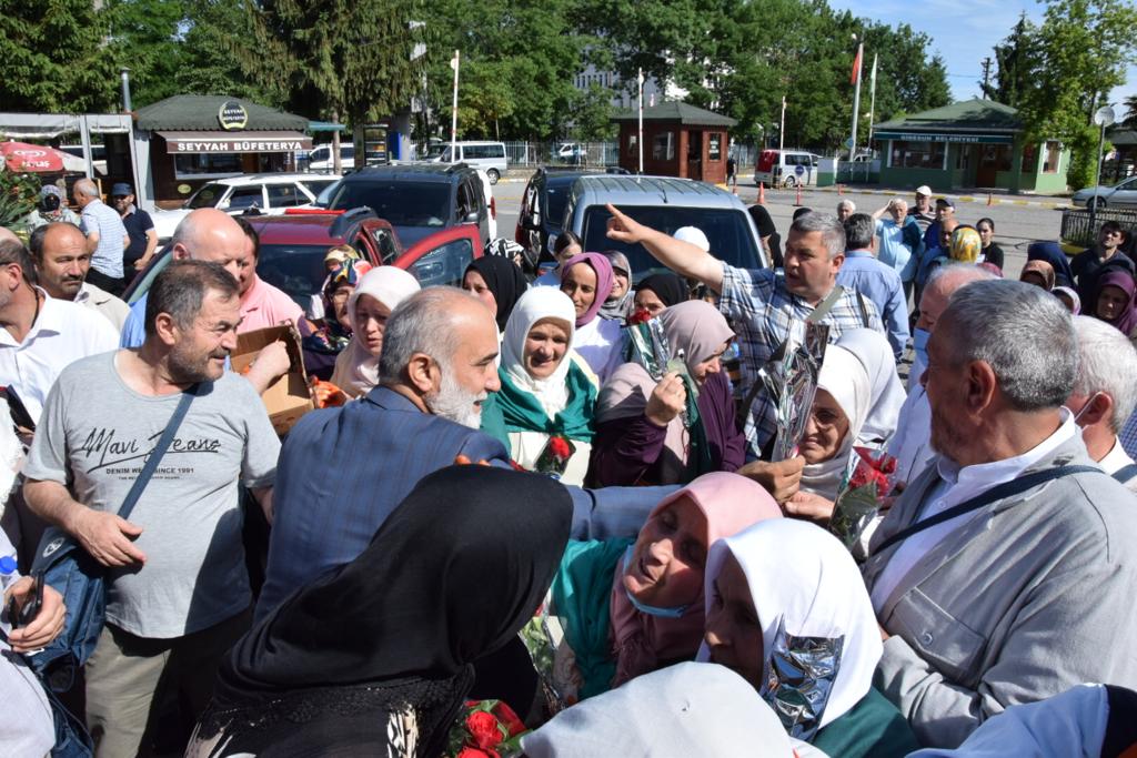 Hacı Adayları Dualarla Uğurlandı