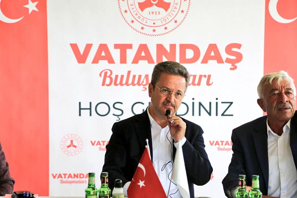 Vali Ünlü, Akköy’de Vatandaşlarla Bir Araya Geldi