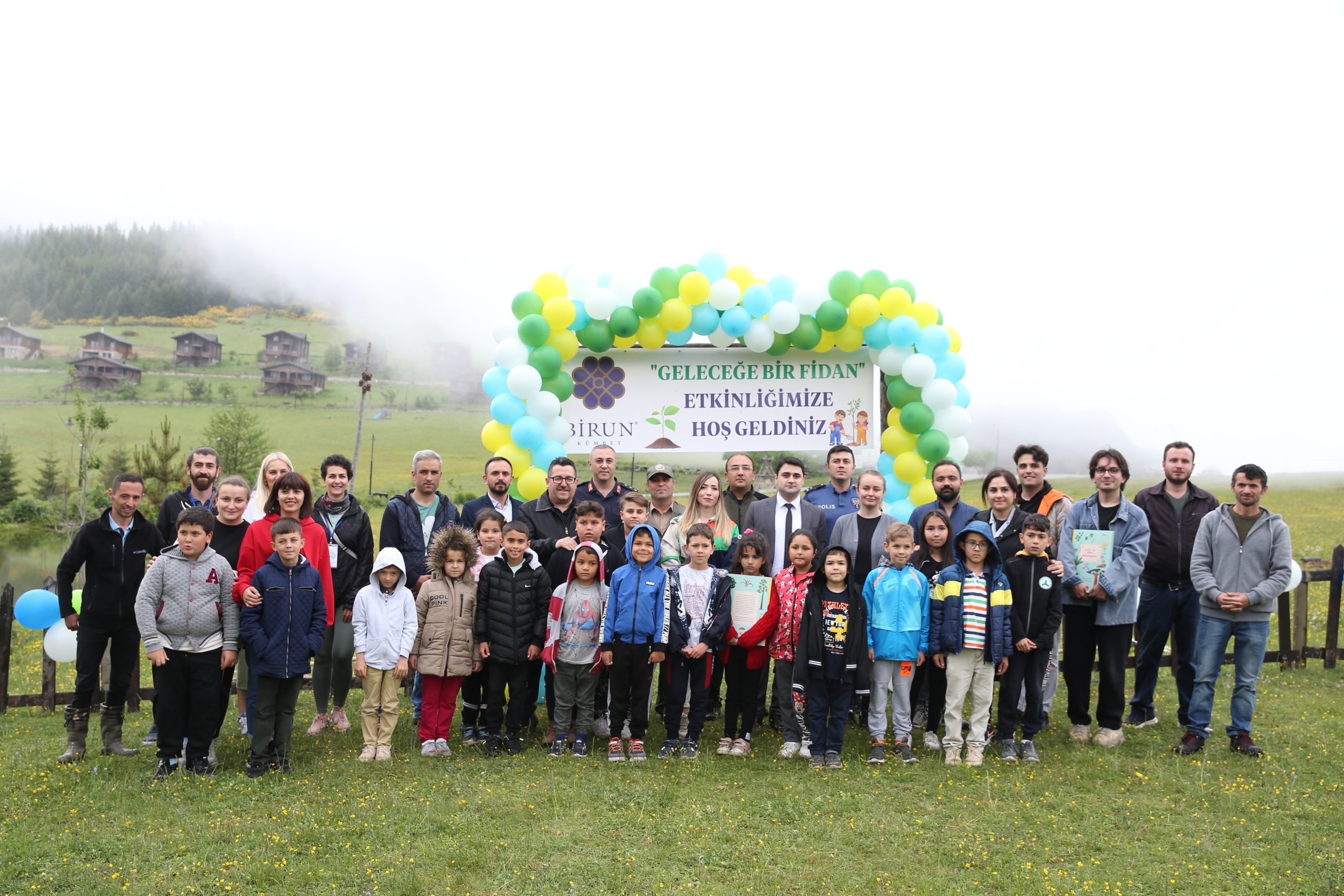 Giresun’da Öğrenciler 1800 Rakımdaki Tabiat Parkında Fidan Dikti