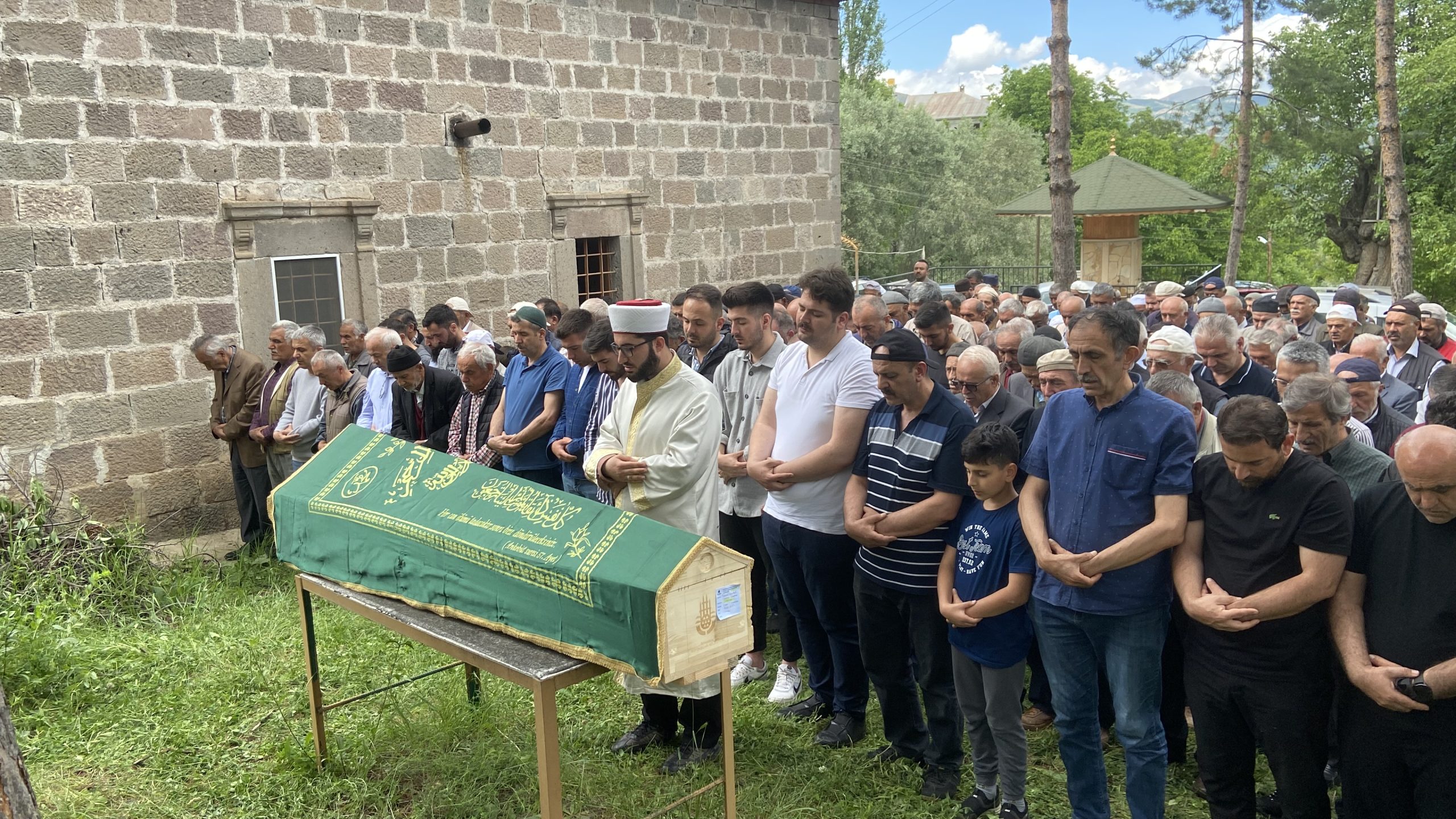 İstanbul’da Kiracısı Tarafından Öldürülen Ev Sahibinin Cenazesi Giresun’da Defnedildi