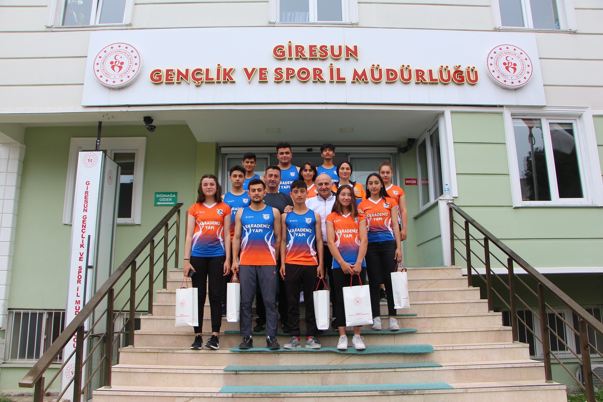 Şampiyonlardan Müdür Bulut’a Ziyaret