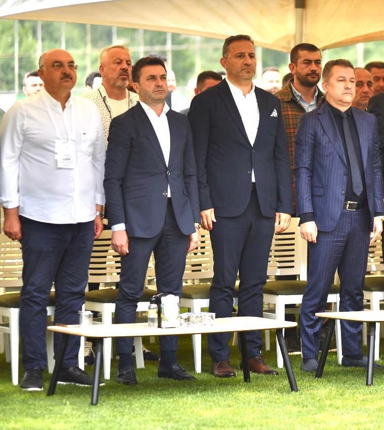 Uzunalioğlu: ” Kulüplerde Hesap Kongrelerde Sorulur”