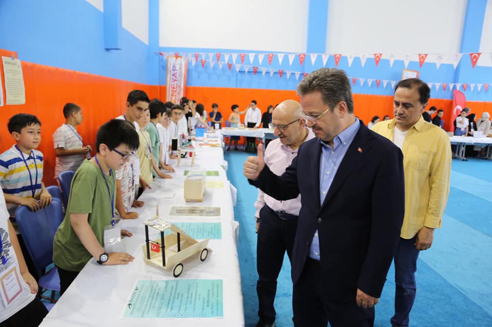 Vali Ünlü, Deneyap Atölyeleri Proje Şenliğine Katıldı