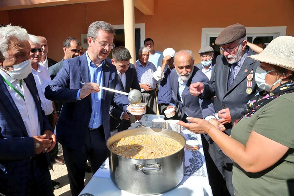 Vali Ünlü, Çamoluk İlçesinde Aşure Günü Etkinliğine Katıldı