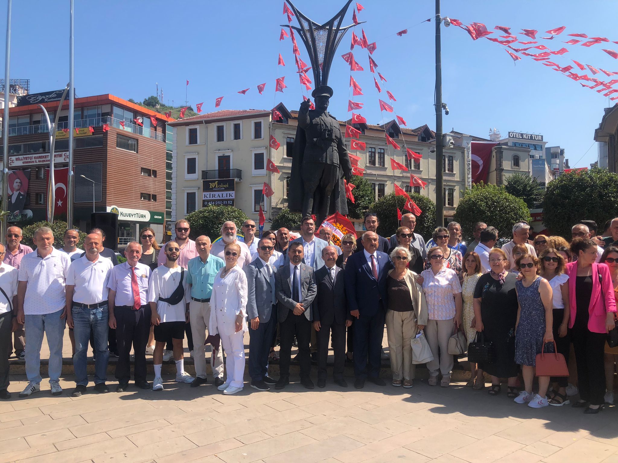 Uzunalioğlu’ndan Zafer Bayramı Mesajı