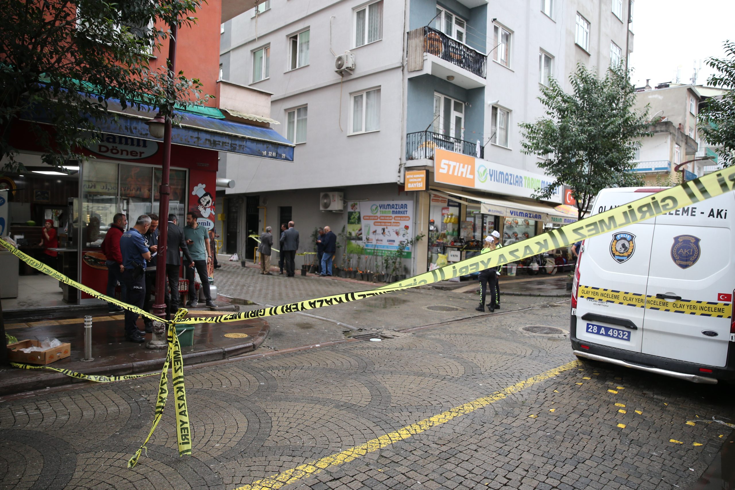 Giresun’da bir kişi boşanma aşamasındaki karısı ile 2 akrabasını silahla öldürdü