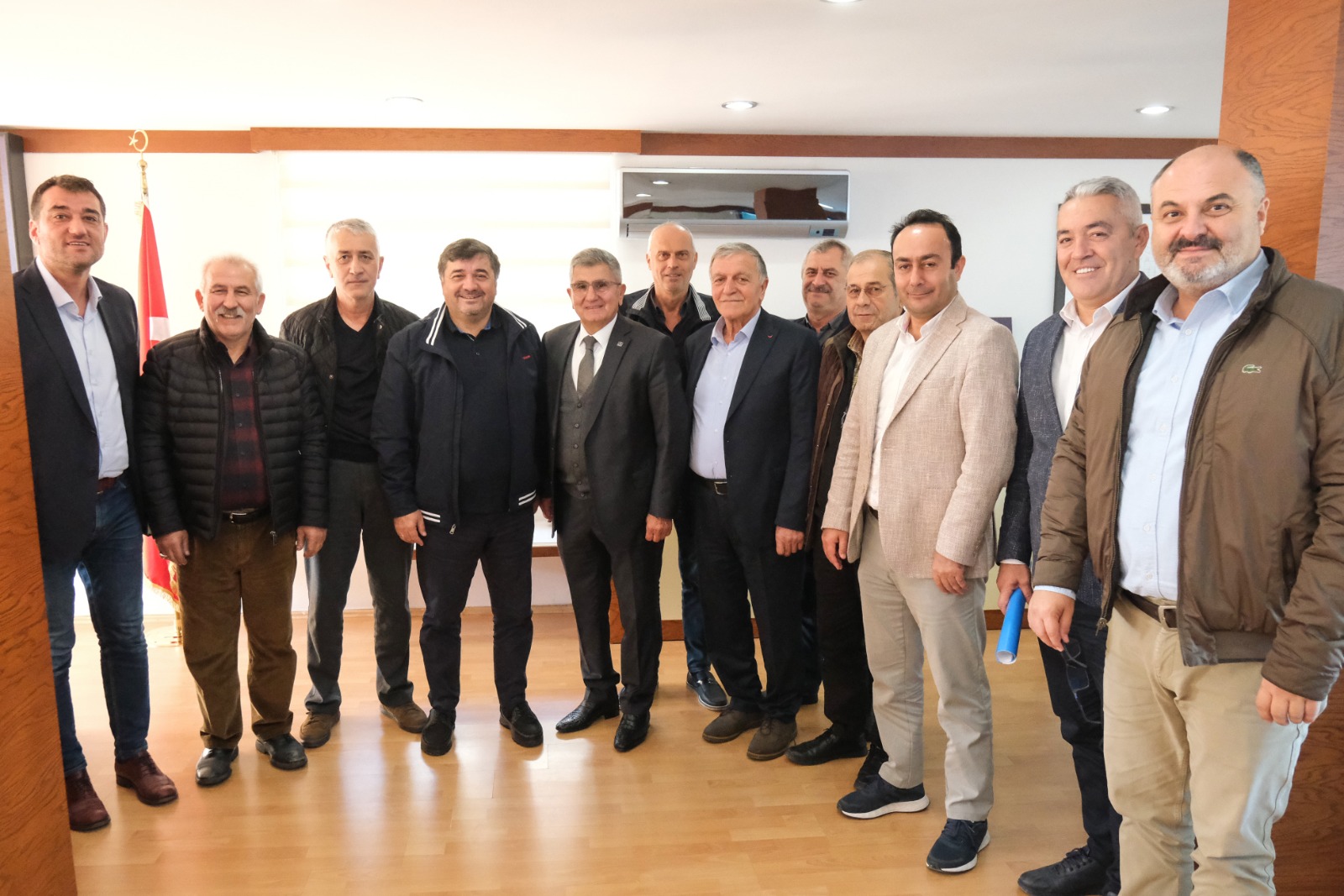 Şenlikoğlu Sanayi Sitesi İşletme Kooperatifini Ziyaret Ederek Talepleri Dinledi
