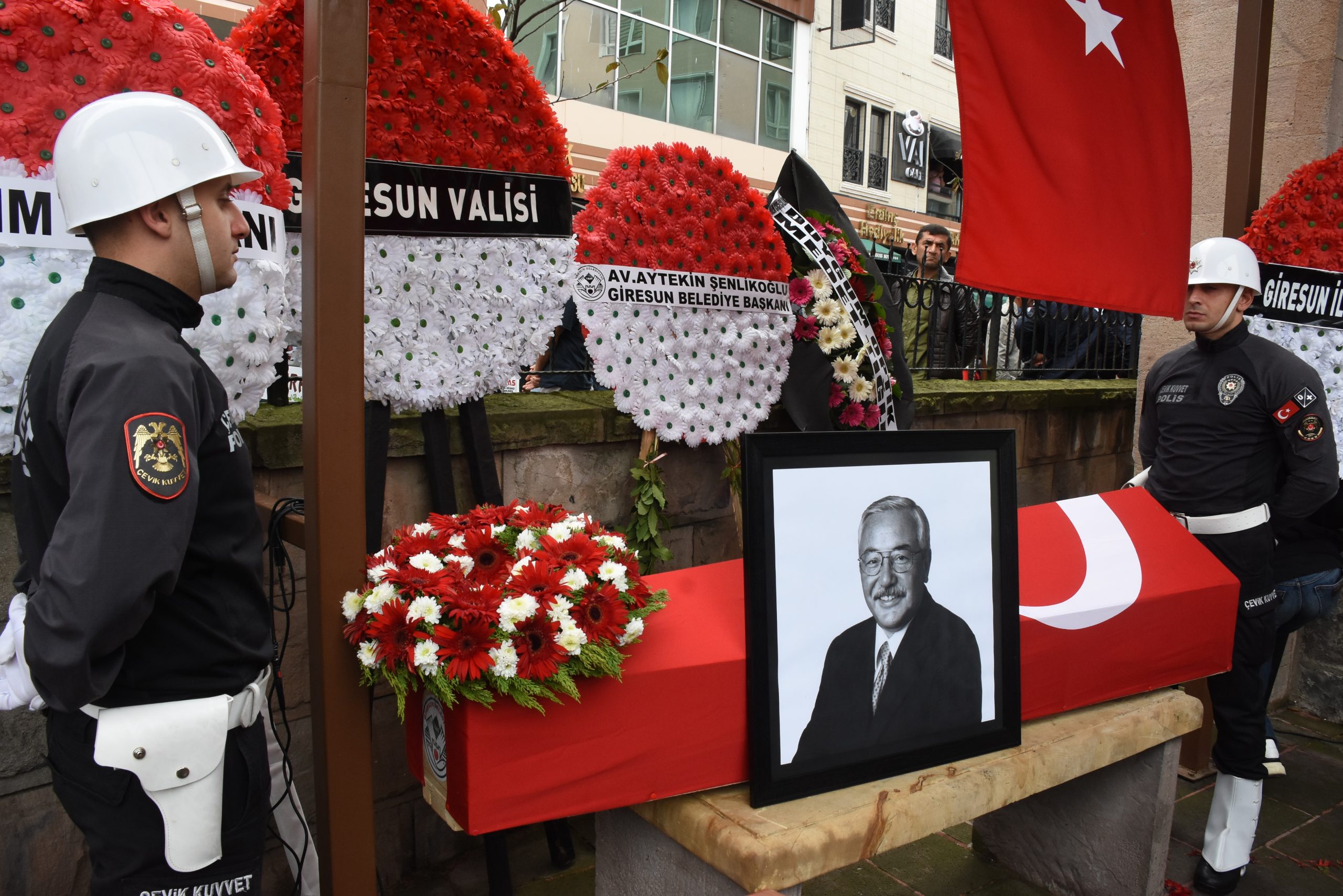 Vefat Eden Eski Giresun Milletvekili Ergun Özdemir Son Yolcuğuna Uğurlandı