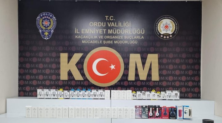 Ordu merkezli 4 ilde yapılan kaçak cep telefonu operasyonunda 8 kişi yakalandı