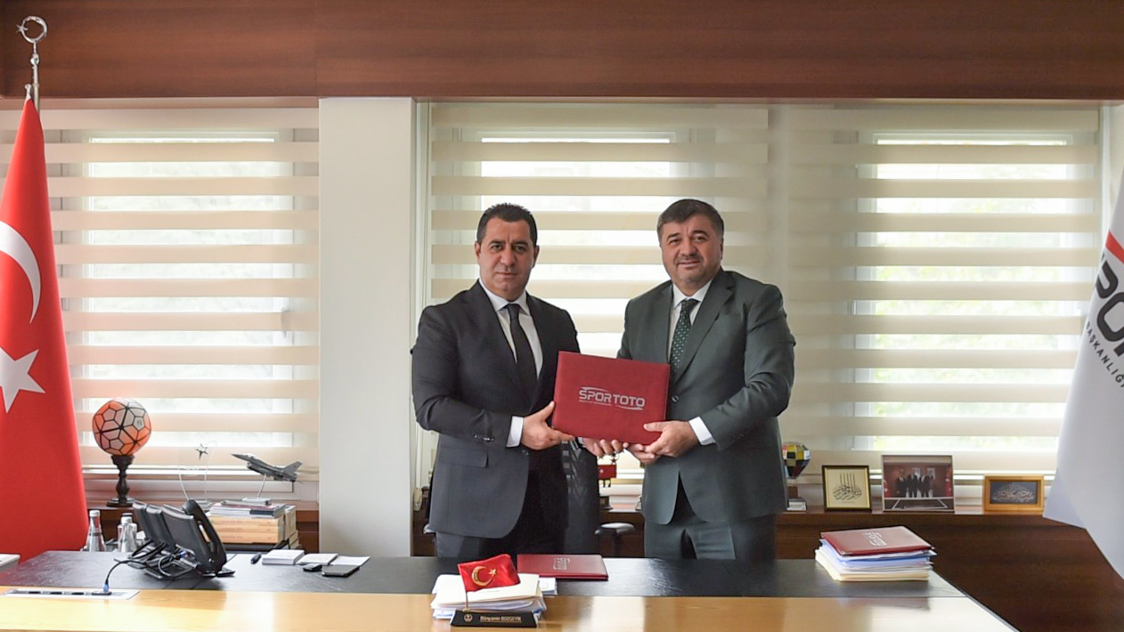 ŞEHRİMİZE DEV SPOR YATIRIMI ŞENLİKOĞLU ANKARA’DAN YİNE MÜJDELERLE DÖNDÜ