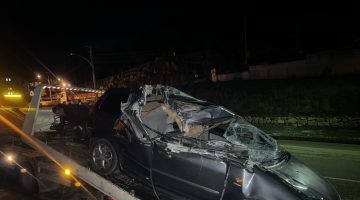 Giresun’da park halindeki tıra çarpan otomobilin sürücüsü yaralandı