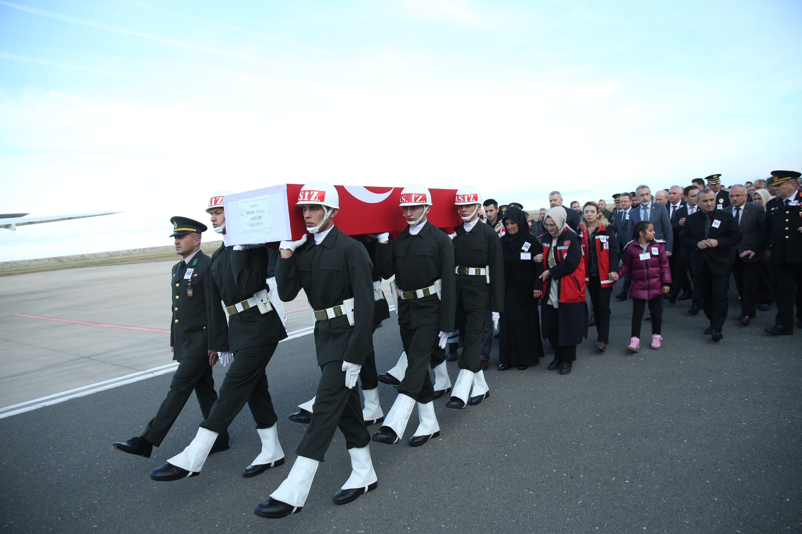 Şehit İsmail Ünal’ın cenazesi Ordu-Giresun Havalimanı’na Getirildi
