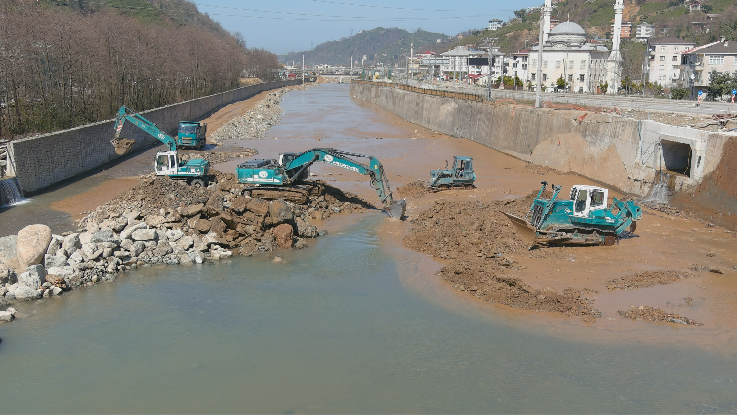 Doğu Karadeniz’in Derelerinde DSİ’den Hummalı Çalışma