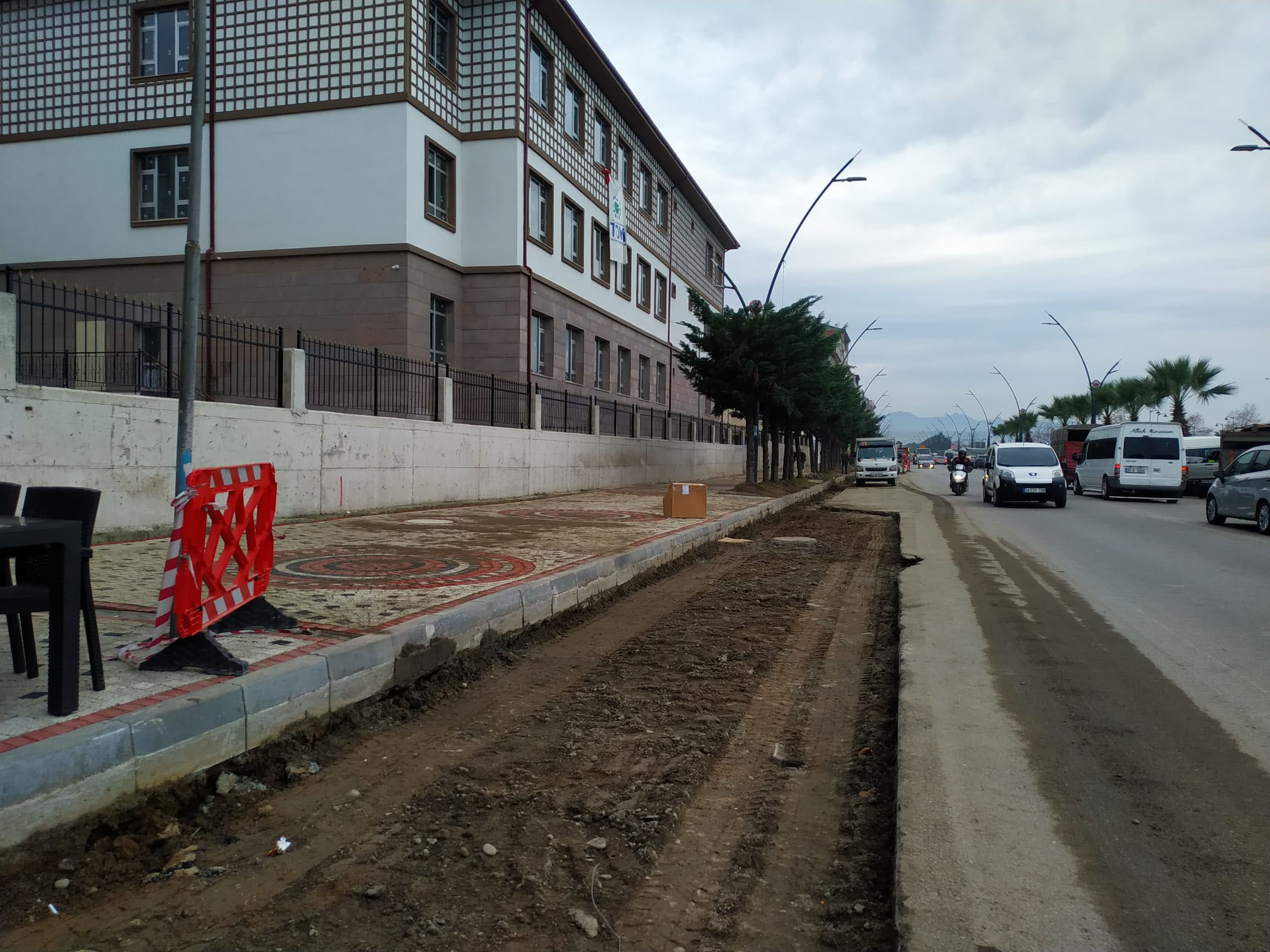 Fatih Caddesi Asfalt Onarımları Yapılıyor