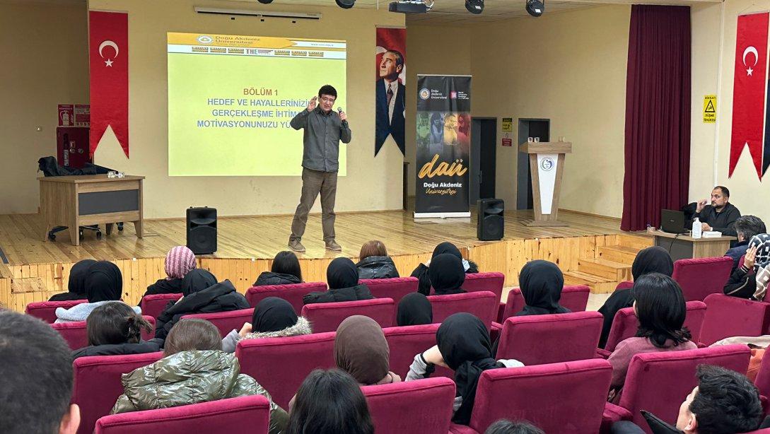 Bonus Hoca Bir Kez Daha Giresun’da Öğrencilerle Buluştu