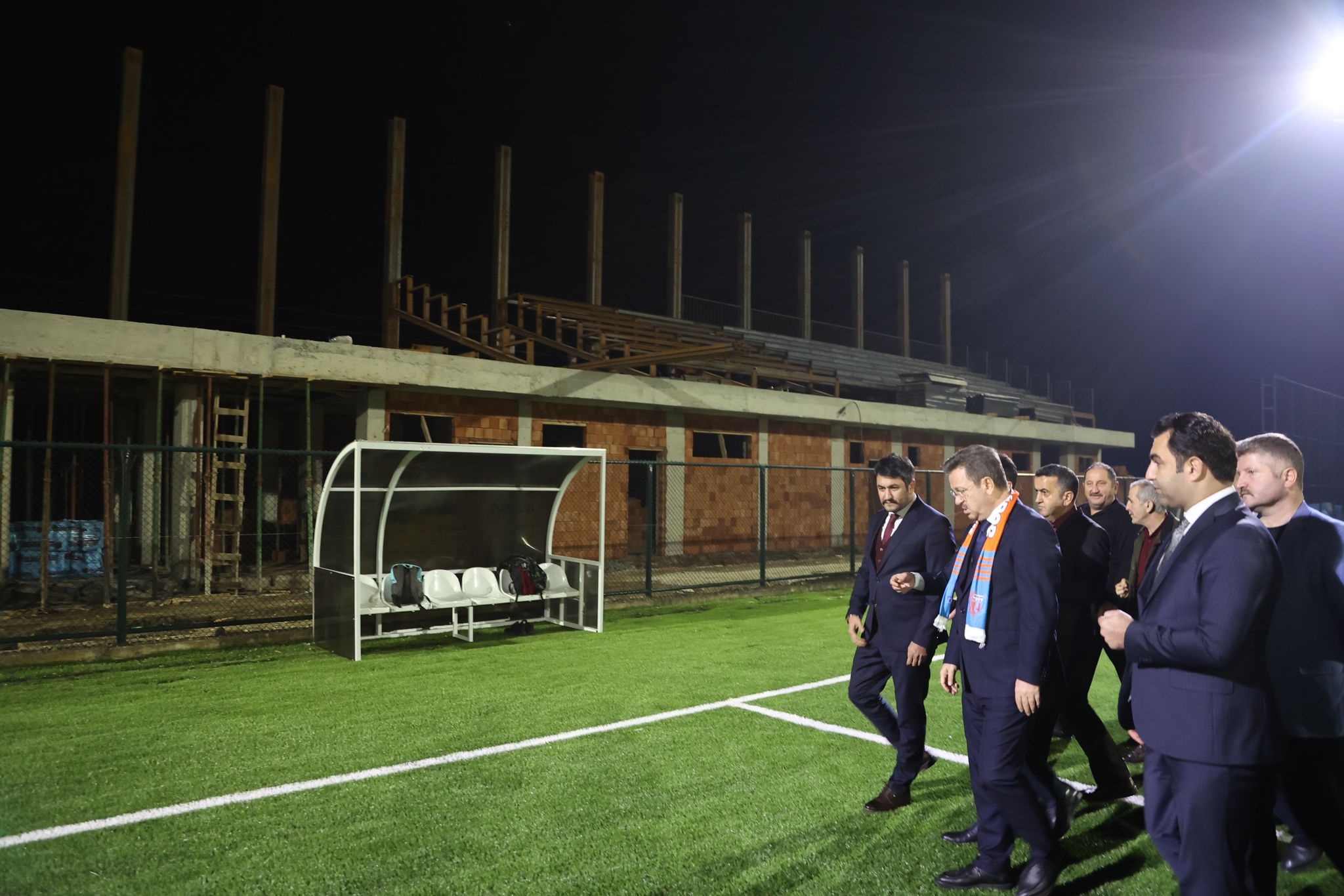 Vali Ünlü, Eynesil İlçe Stadı’nda Çalışmaları İnceledi