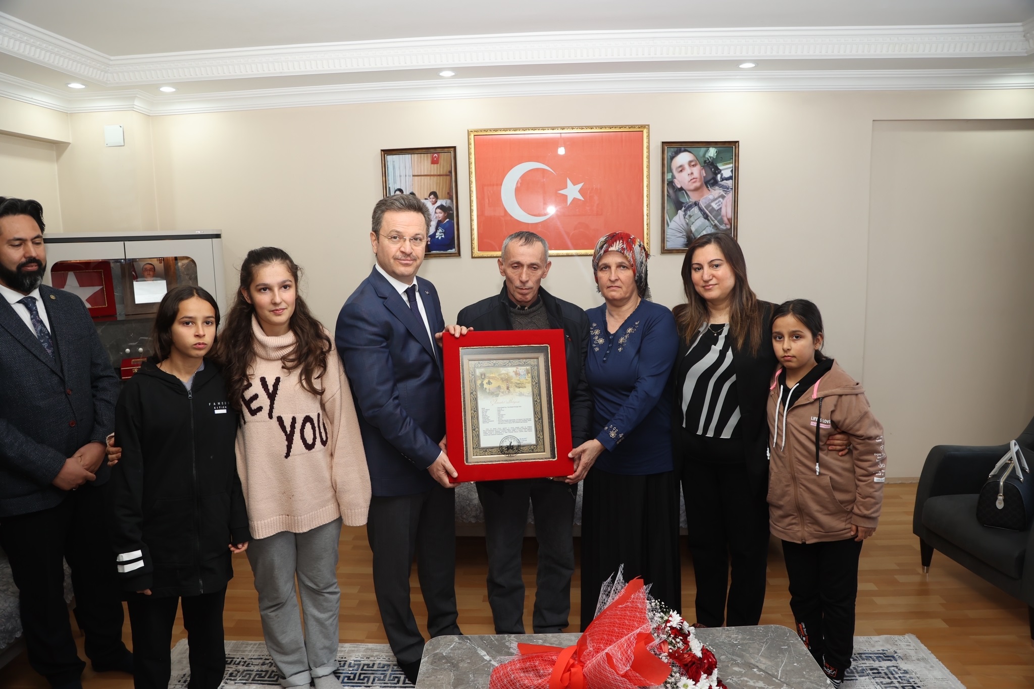 Şehit Piyade Sözleşmeli Er İsmail Ünal’ın ailesine şehadet belgesi verildi