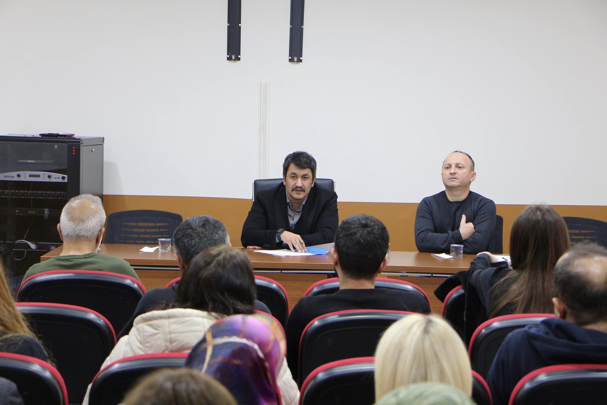 Müdür ÇALGAN, Spor Tesislerinde Toplantı Yaptı