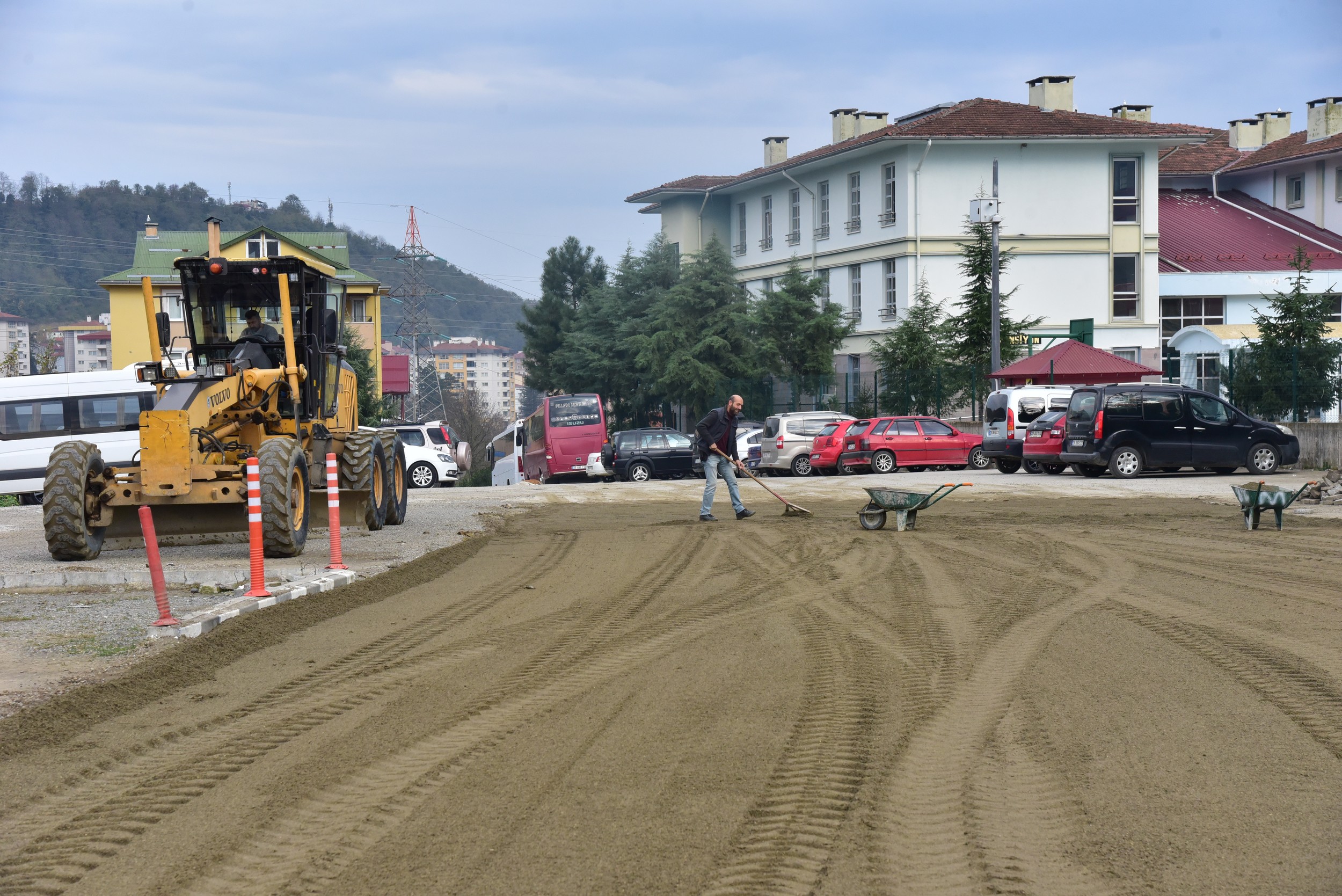 Fen İşleri Ekipleri Şehrin Her Bölgesinde