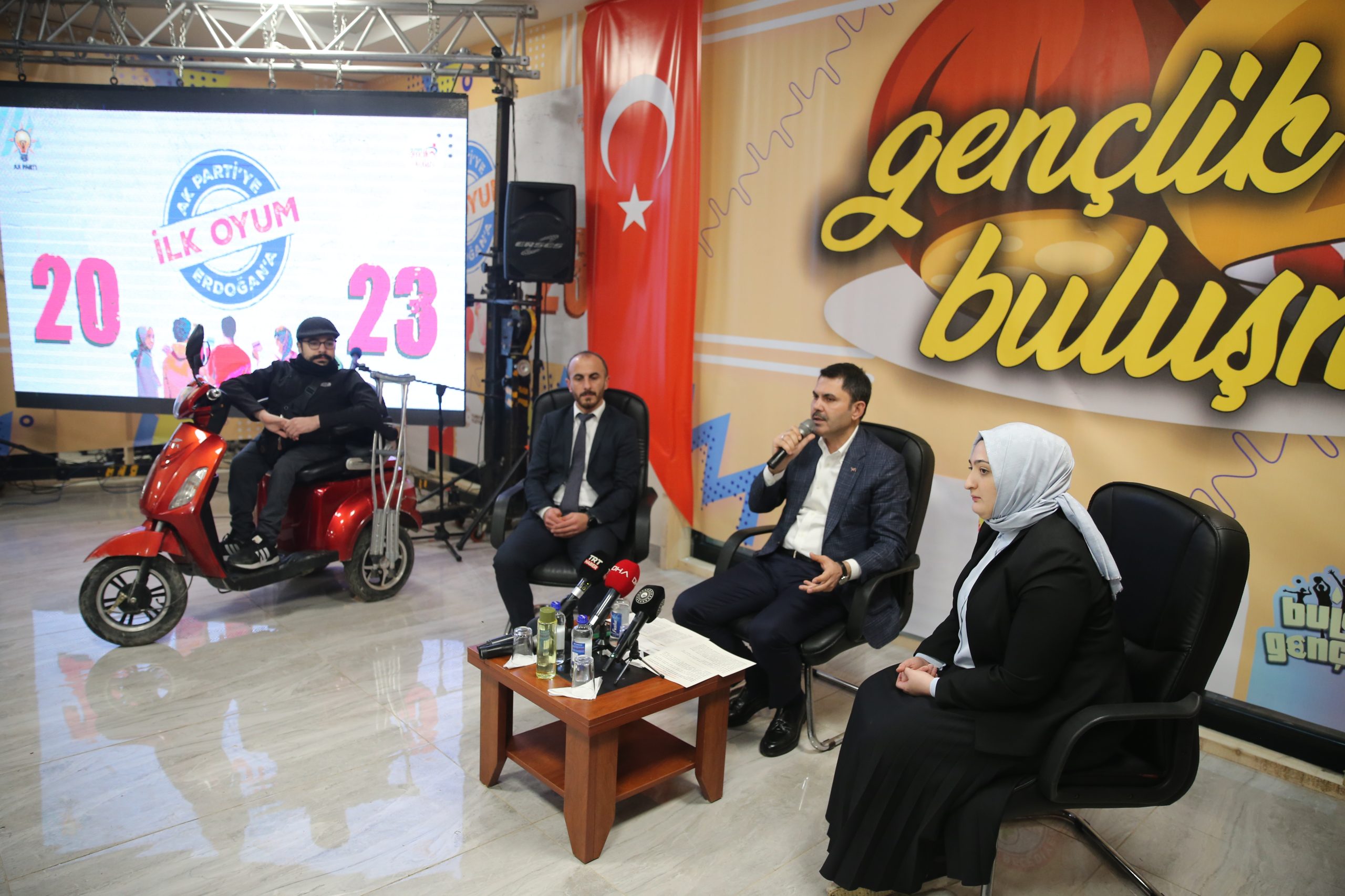Bakan Murat Kurum, Giresun’da Gençlerle Buluştu