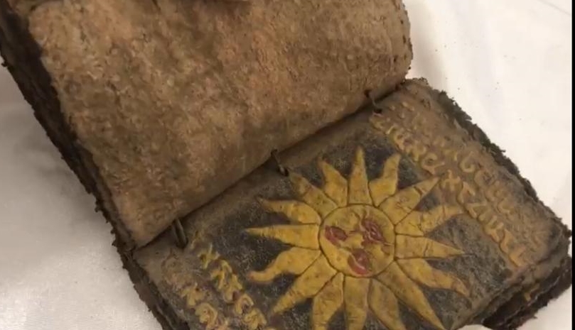 Giresun’da yaklaşık 700 yıllık olduğu değerlendirilen Tevrat ele geçirildi