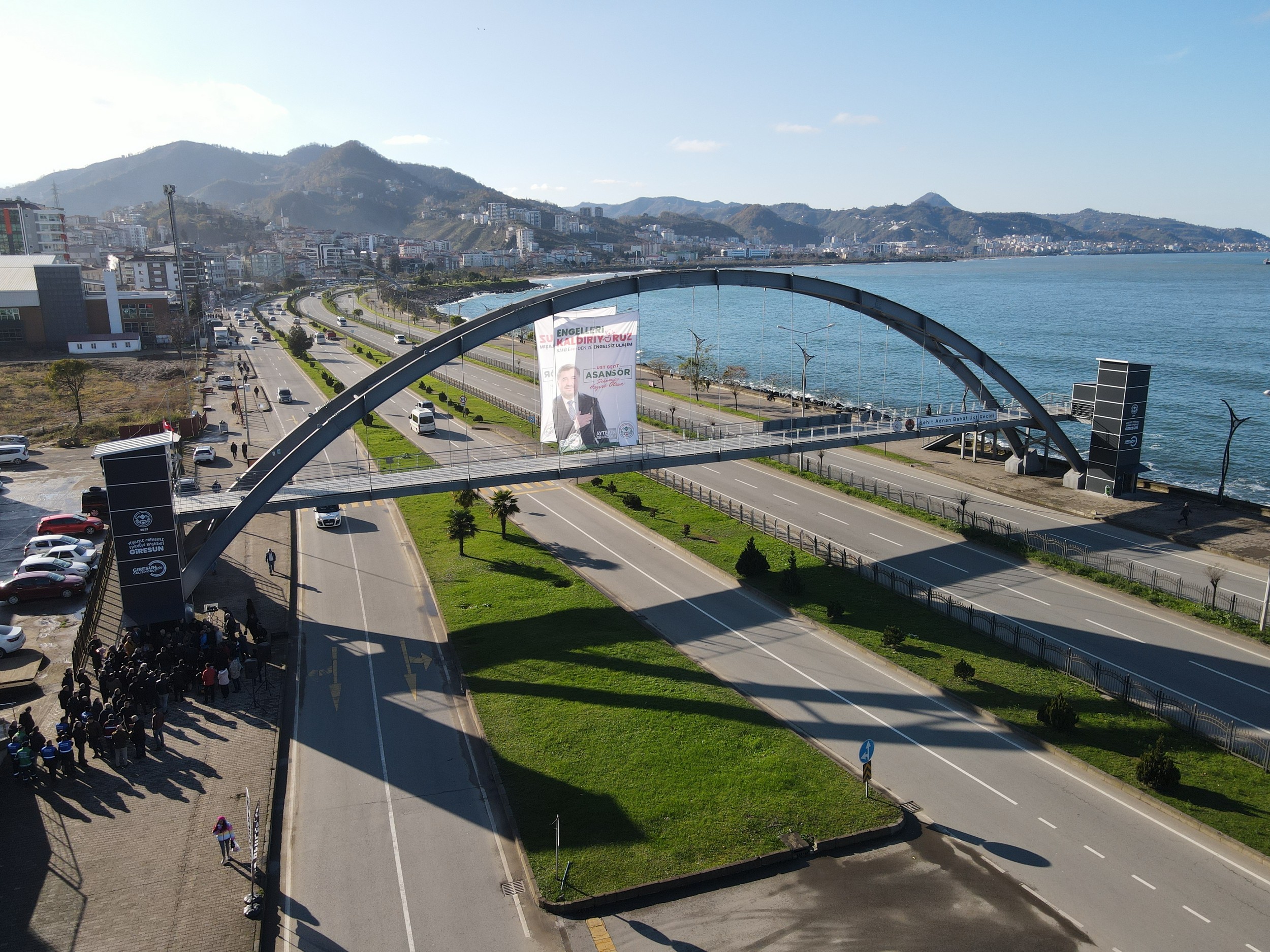 Giresun’da Engellilerin Sahile Rahat Ulaşımı İçin Üst Geçide Asansör Yapıldı