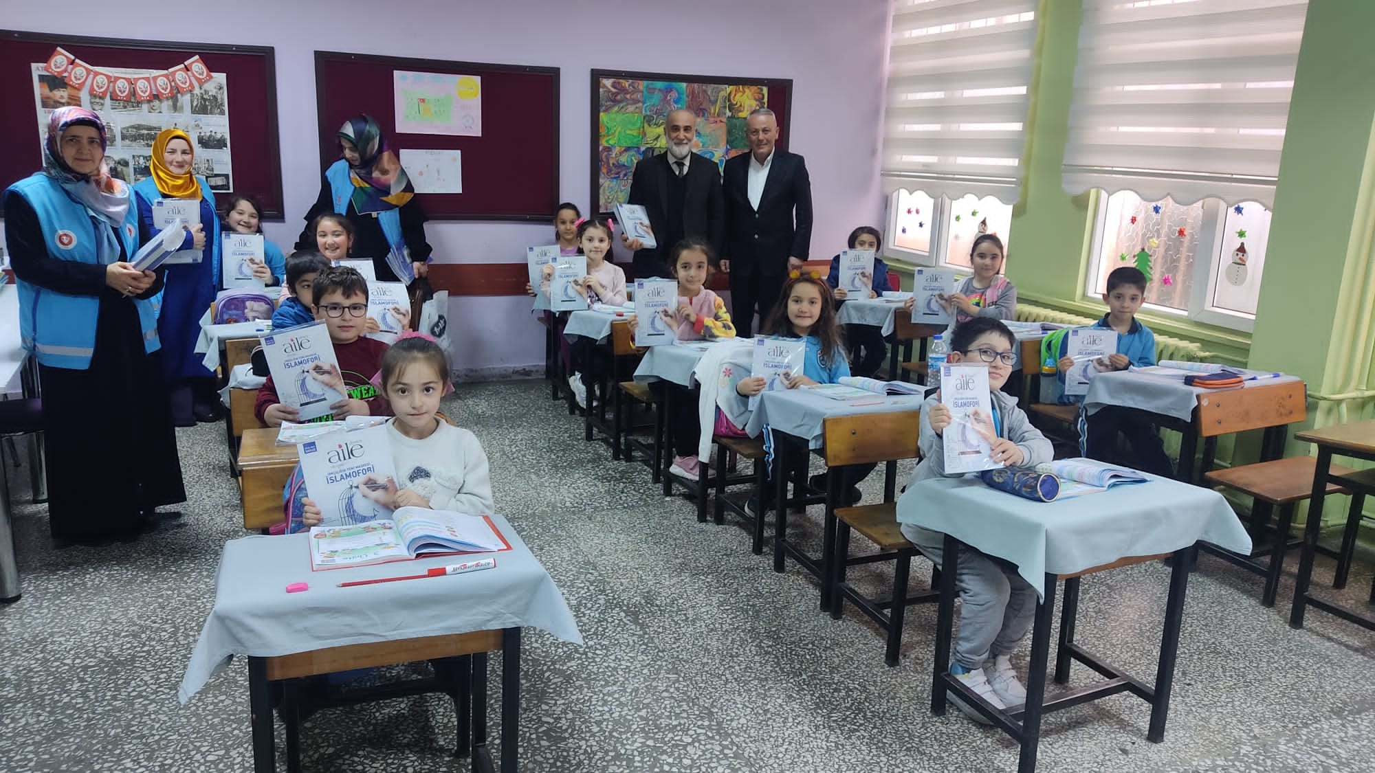 Müftülükten okul kütüphanelerine hediye kitap