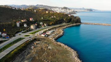 Türkiye’nin En Büyük Balıkçı Barınağında Çalışmalar Sürüyor