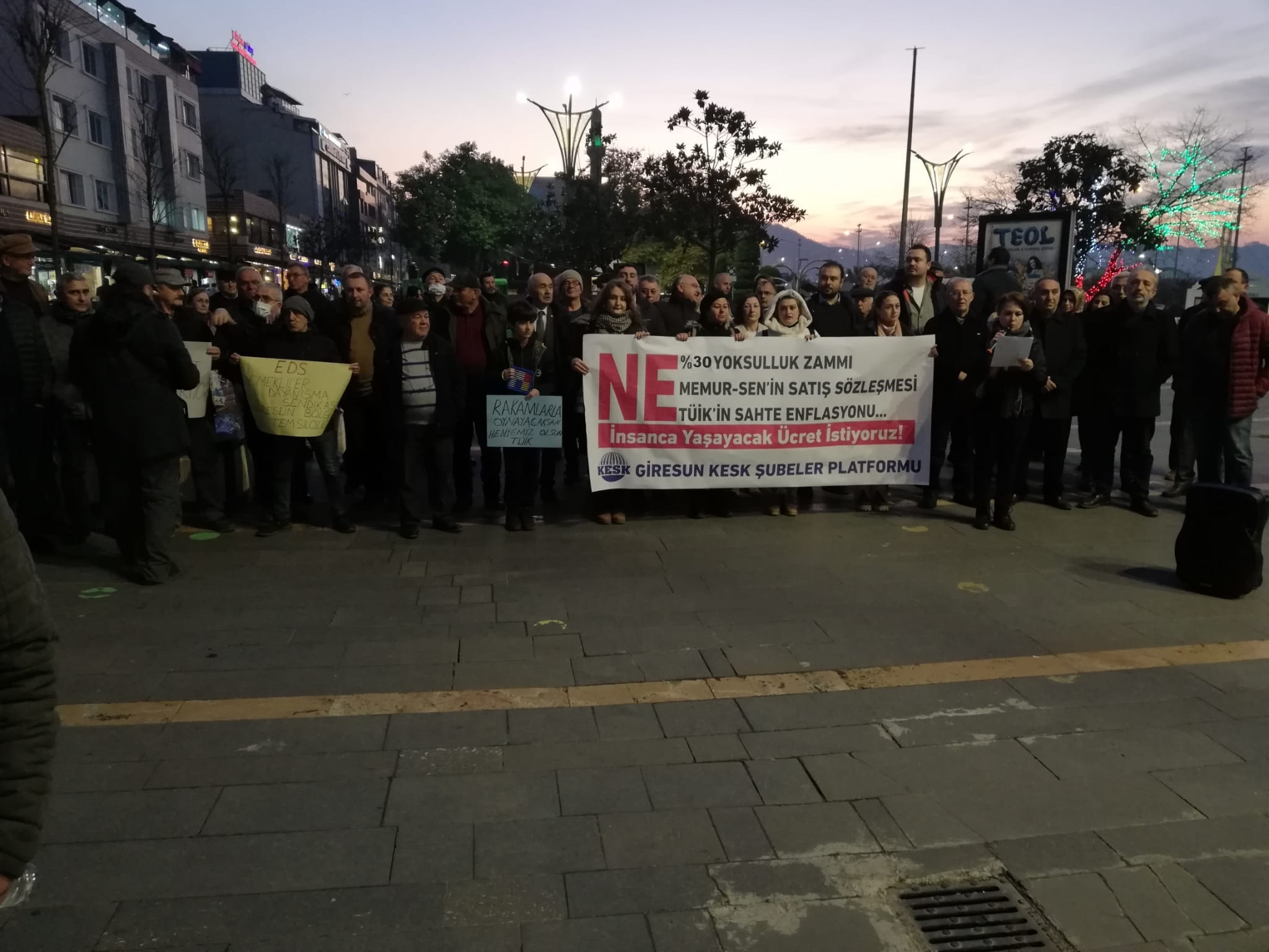 KESK; “İnsanca Yaşamaya Yetecek Bir Ücret İstiyoruz!”