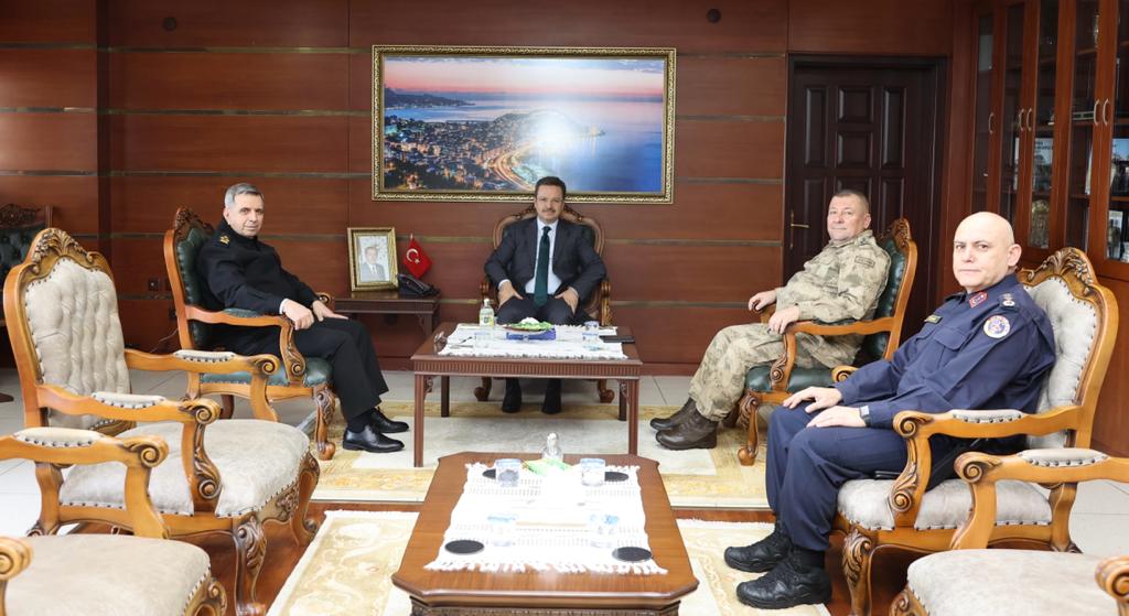 Vali Ünlü, Jandarma Genel Komutan Yardımcısı Korgeneral Balıbek’i Makamında Ağırladı