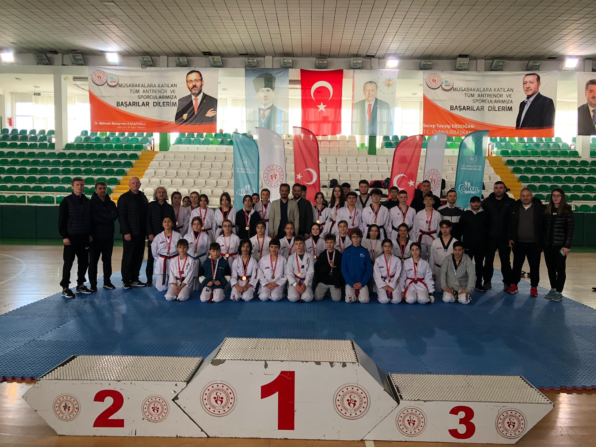 Gençler-Yıldızlar Kız/Erkek Taekwondo Mahalli Müsabakaları Düzenlendi