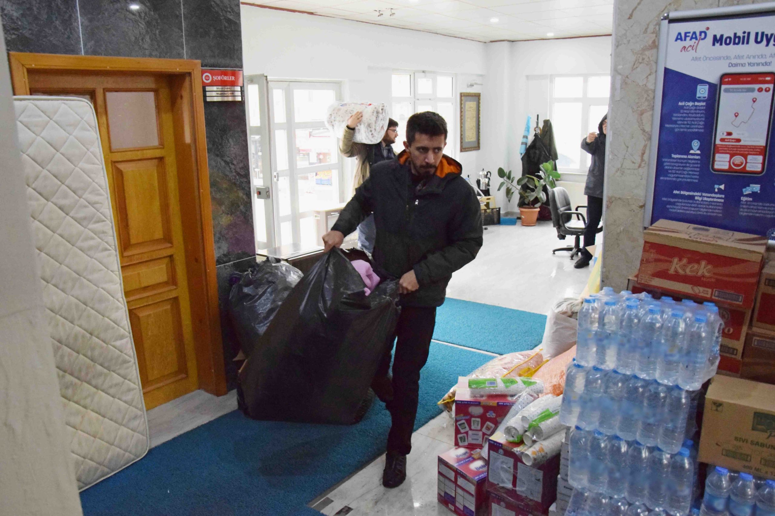 İl Müftülüğü Depremzedeler İçin Yardım Kampanyası Düzenledi  