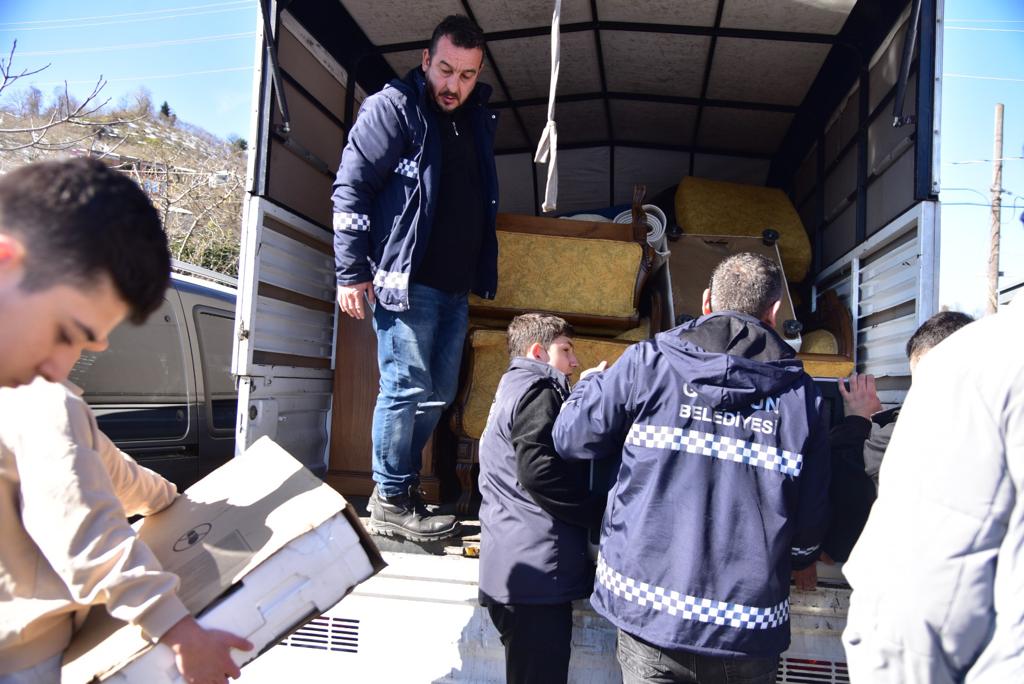 Giresunlulardan Depremzedeler İçin Ev Eşyası Yardımı