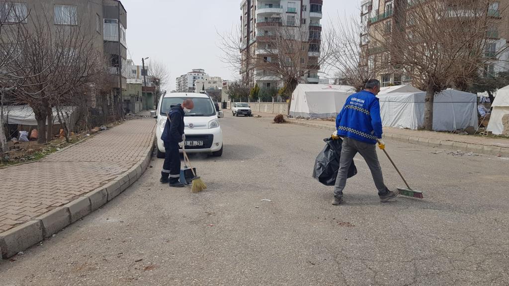 “Ekipler Adıyaman’da Temizlik Çalışması Yürütüyor”