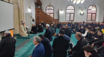 Deprem şehitleri dualarla anıldı