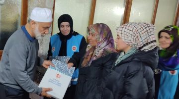 Depremzedeler için iyilik sofrası kuruldu